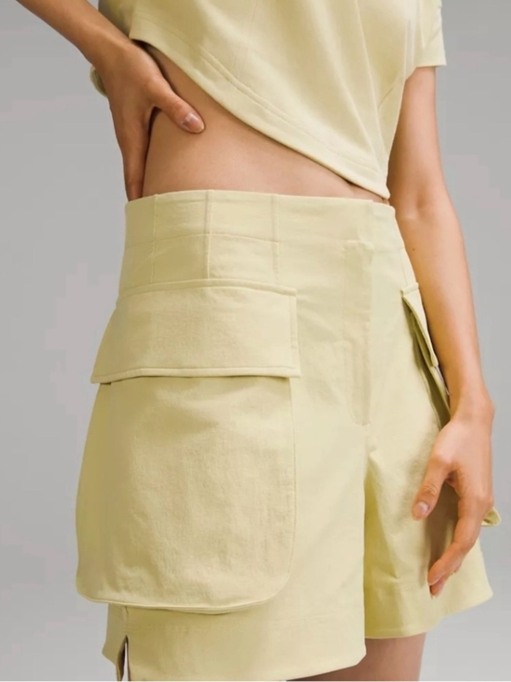 EUC Lululemon Relaxed-Fit Super-High-Rise Cargo Short 4” Finch Yellow Size 2